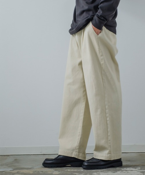 improves(インプローブス)の「【improves】カツラギ バルーンシルエット ワイド バギーパンツ(チノパンツ・メンズ・ブラック/オフホワイト/グレイッシュベージュ・MEDIUM/LARGE)」の10枚目の写真