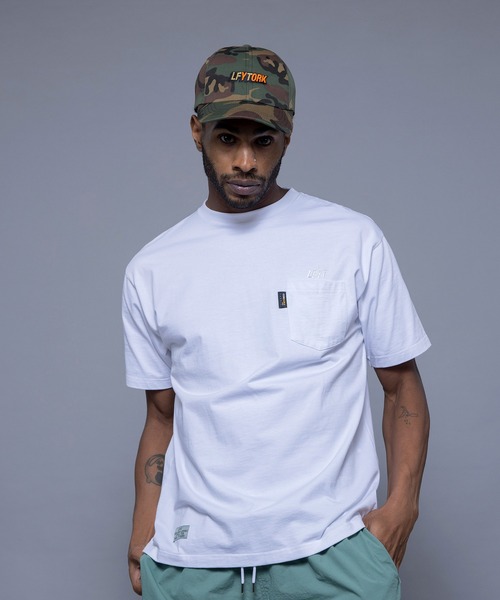 LFYT（エルエフワイティー）の「LFYT ラファイエット [Lafayette] - コーデュラ ミリタリー ポケット 半袖 Tシャツ[CORDURA MILITARY POCKET TEE]（Tシャツ/カットソー・メンズ・ホワイト/オリーブ/ライトグリーン・SMALL/X-LARGE/XX-LARGE/MEDIUM/LARGE）」の2枚目の写真