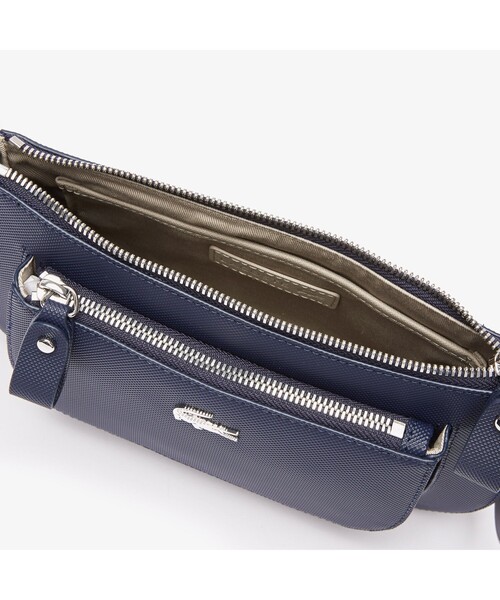 LACOSTE（ラコステ）の「デイリークラシック ショルダーバゲットバッグ（ショルダーバッグ・レディース・ネイビー/ホワイト・FREE）」の5枚目の写真