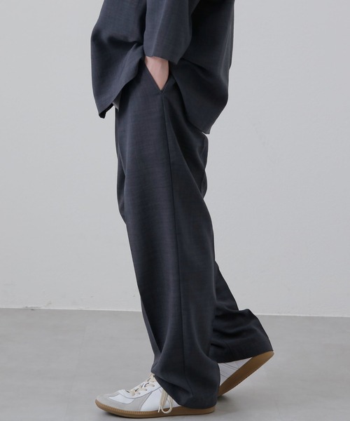 COLONY 2139（コロニートゥーワンスリーナイン）の「テックリネンフロントタックワイドトラウザーパンツ（スラックス・メンズ・グレー/ネイビー・MEDIUM/LARGE）」の21枚目の写真