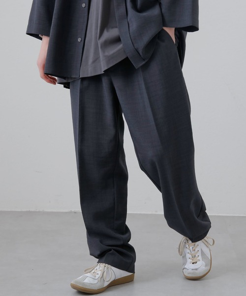 COLONY 2139（コロニートゥーワンスリーナイン）の「テックリネンフロントタックワイドトラウザーパンツ（スラックス・メンズ・グレー/ネイビー・MEDIUM/LARGE）」の19枚目の写真