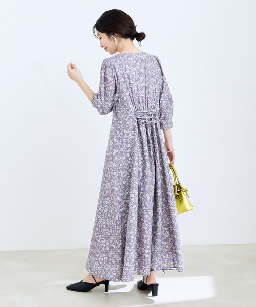 VIS（ビス）の「フラワープリントワンピース（ワンピース・レディース・ダークグリーン/パープル系その他・FREE）」の3枚目の写真