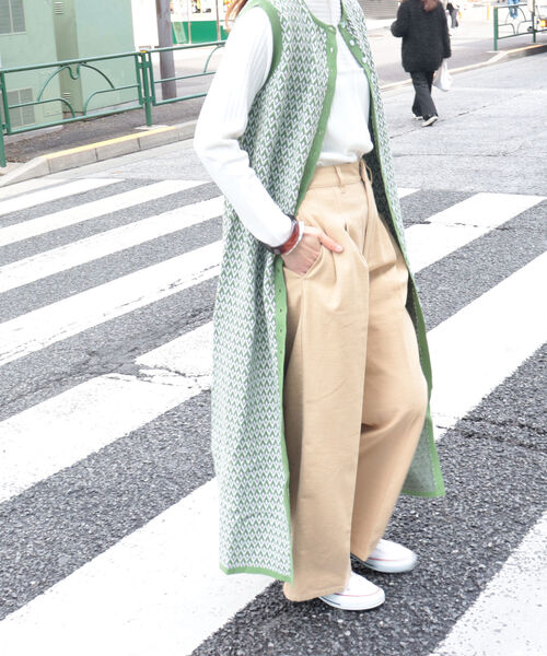 fredy emue(フレディエミュ)の「レトロ柄ジャガードロングジレ(ベスト・レディース・グリーン系その他4/ベージュ系その他4・38)」の5枚目の写真