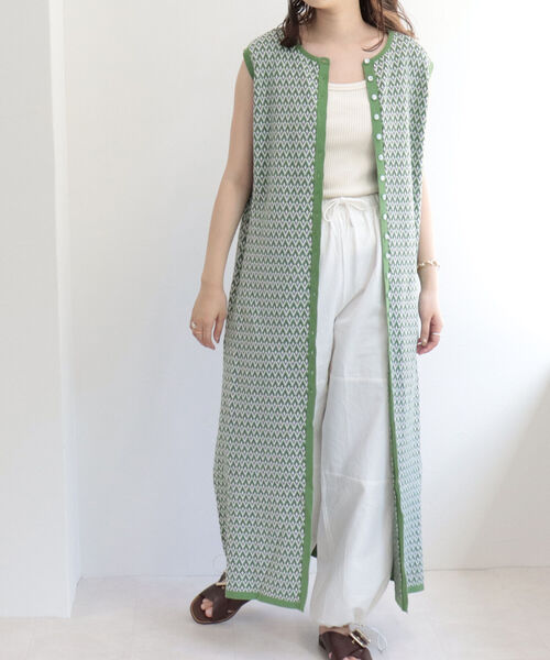 fredy emue(フレディエミュ)の「レトロ柄ジャガードロングジレ(ベスト・レディース・グリーン系その他4/ベージュ系その他4・38)」の15枚目の写真