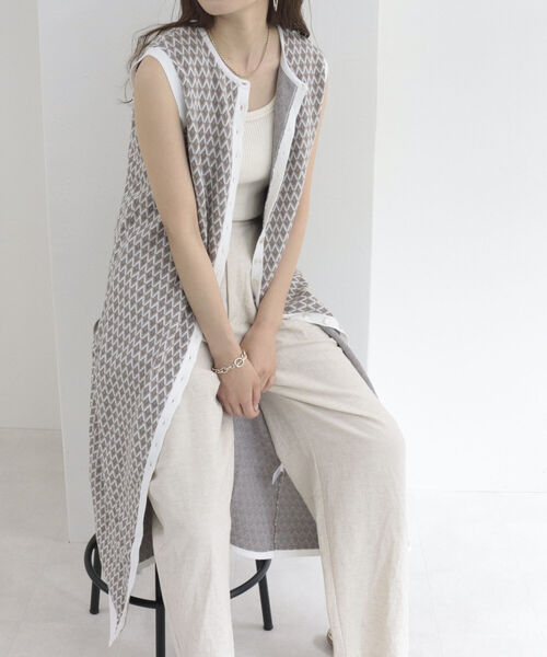 fredy emue(フレディエミュ)の「レトロ柄ジャガードロングジレ(ベスト・レディース・グリーン系その他4/ベージュ系その他4・38)」の22枚目の写真