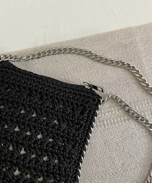 CAPRICIEUX LE'MAGE（カプリシューレマージュ）の「チェーントリム編みショルダーバッグ（ショルダーバッグ・レディース・ブラック/ベージュ/グリーン・FREE）」の5枚目の写真