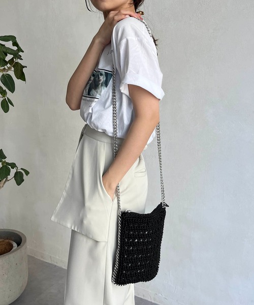 CAPRICIEUX LE'MAGE（カプリシューレマージュ）の「チェーントリム編みショルダーバッグ（ショルダーバッグ・レディース・ブラック/ベージュ/グリーン・FREE）」の7枚目の写真