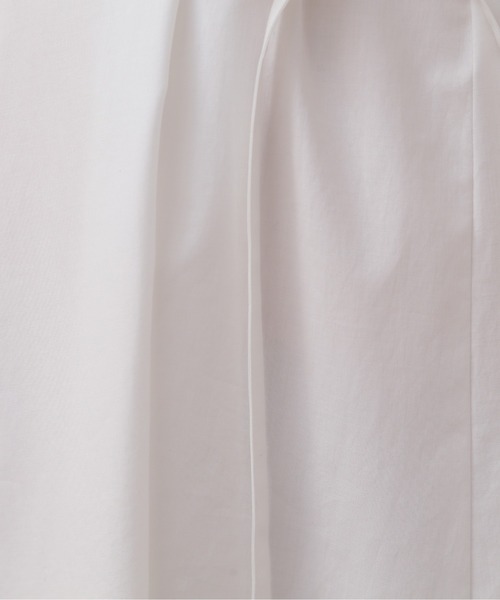 NATURAL BEAUTY BASIC（ナチュラルビューティーベーシック）の「ボリュームフレアワンピース（ワンピース・レディース・ブラック/オフホワイト/ブルー・SMALL/MEDIUM）」の10枚目の写真