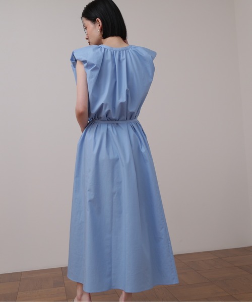 NATURAL BEAUTY BASIC（ナチュラルビューティーベーシック）の「ボリュームフレアワンピース（ワンピース・レディース・ブラック/オフホワイト/ブルー・SMALL/MEDIUM）」の22枚目の写真