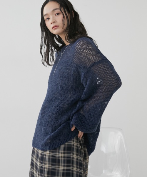 Aunt Marie's(アントマリーズ)の「【ロングセラー/新色追加!】シアーメッシュルーズニット(ニット/セーター・レディース・ブラック/ベージュ/グリーン/ブラウン/ピンク/ミント/アイボリー/ライトグレー/ライトブルー/モカ/ブルー/グレー系その他/イエロー/オレンジ/サックスブルー/ライトピンク/ネイビー・FREE)」の12枚目の写真