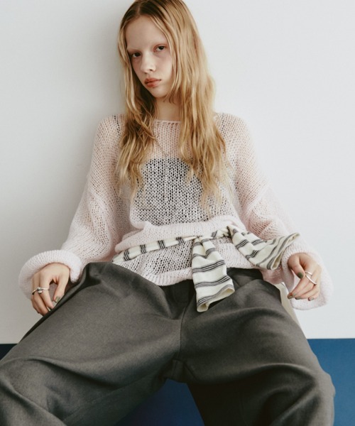 Aunt Marie's(アントマリーズ)の「【ロングセラー/新色追加!】シアーメッシュルーズニット(ニット/セーター・レディース・ブラック/ベージュ/グリーン/ブラウン/ピンク/ミント/アイボリー/ライトグレー/ライトブルー/モカ/ブルー/グレー系その他/イエロー/オレンジ/サックスブルー/ライトピンク/ネイビー・FREE)」の16枚目の写真