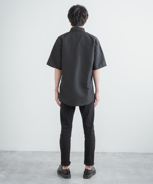 Rocky Monroe(ロッキーモンロー)の「オーバーサイズ チェーン付き半袖レギュラーカラーBIGシャツ(シャツ/ブラウス・メンズ・ホワイト/ブラック・M/L)」の15枚目の写真