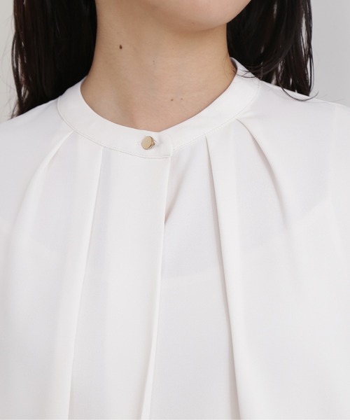 NATURAL BEAUTY BASIC（ナチュラルビューティーベーシック）の「フロントタックブラウス（シャツ/ブラウス・レディース・オフホワイト/ブラウン/ブルー・MEDIUM/SMALL）」の13枚目の写真