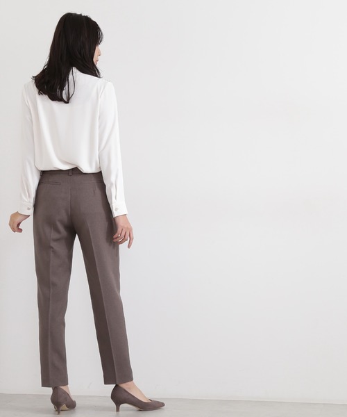 NATURAL BEAUTY BASIC（ナチュラルビューティーベーシック）の「フロントタックブラウス（シャツ/ブラウス・レディース・オフホワイト/ブラウン/ブルー・MEDIUM/SMALL）」の8枚目の写真