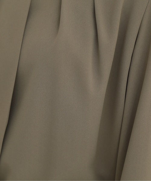 NATURAL BEAUTY BASIC（ナチュラルビューティーベーシック）の「フロントタックブラウス（シャツ/ブラウス・レディース・オフホワイト/ブラウン/ブルー・MEDIUM/SMALL）」の20枚目の写真