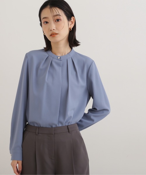 NATURAL BEAUTY BASIC（ナチュラルビューティーベーシック）の「フロントタックブラウス（シャツ/ブラウス・レディース・オフホワイト/ブラウン/ブルー・MEDIUM/SMALL）」の21枚目の写真