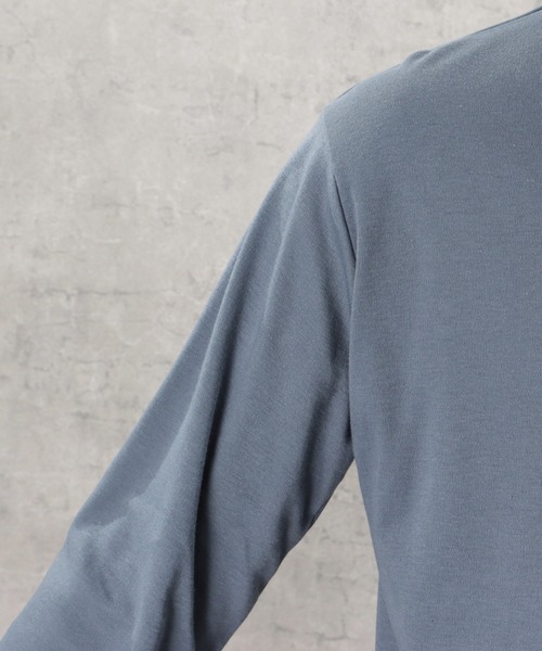 NAVY（ネイビー）の「無地スムースモックネックロングスリーブTシャツ（Tシャツ/カットソー・メンズ・ホワイト/チャコール/ブラウン/ブルー/ブラック・L/XL/S/M）」の14枚目の写真