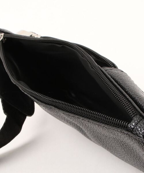 STYLEBLOCK（スタイルブロック）の「レザー風ワンショルダーバッグ（ボディバッグ/ウエストポーチ・メンズ・ブラック/ブラウン・FREE）」の6枚目の写真