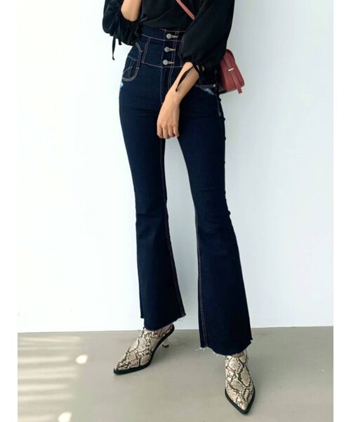 EMODA（エモダ）の「ヘムカットハイウエストフレアパギンス（デニムパンツ・レディース・インディゴブルー/ブラック・SMALL/X-SMALL/MEDIUM）」の7枚目の写真