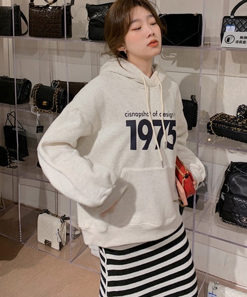 VitaFelice（ヴィータフェリーチェ）の「ロゴ スウェット パーカー