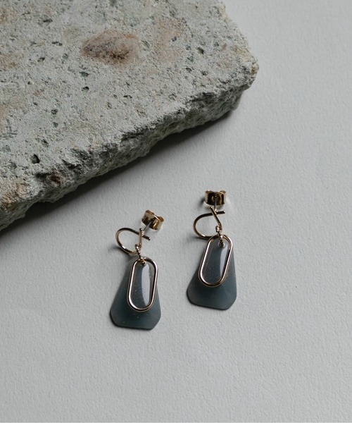 KATHARINE ROSS（キャサリンロス）の「【KATHARINE ROSS】ニュアンスカラ－ピアス（ピアス（両耳用）・レディース・グレー/アイボリー・MEDIUM）」の6枚目の写真