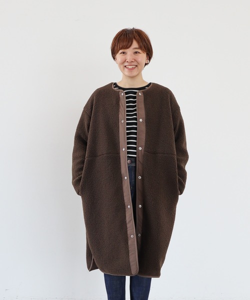 AMERICAN HOLIC(アメリカンホリック)の「【小柄女性向け】あったかリバーシブルキルティングコート(ノーカラーコート・レディース・アイボリー/ブラック/モカ・S)」の1枚目の写真