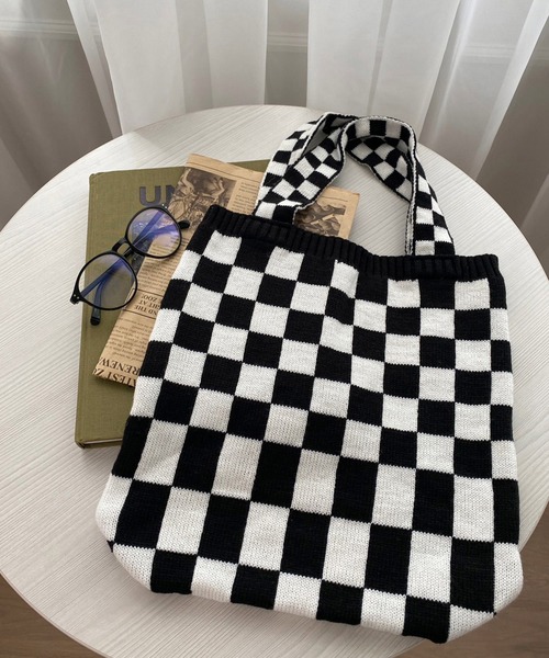 apres jour mignon（アプレジュールミニョン）の「【apresjour mignon×ARIAZ】チェッカーニットトート（トートバッグ・レディース・ブラック/ネイビー/その他・ONESIZE）」の4枚目の写真