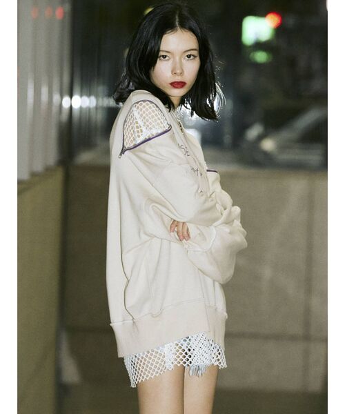 jouetie（ジュエティ）の「ショルダーZIPプルオーバー（スウェット・レディース・オフホワイト/ピンク/ライトブルー/ブラック・MEDIUM）」の5枚目の写真