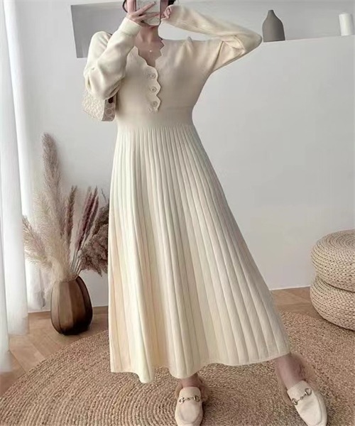 FREE STYLISTS(フリー スタイリスト)の「Vネックニットプリーツワンピース(ワンピース・レディース・ライトベージュ/ブラック/カーキ/パープル・FREE)」の22枚目の写真