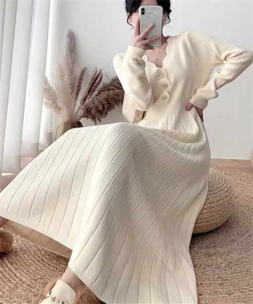 FREE STYLISTS(フリー スタイリスト)の「Vネックニットプリーツワンピース(ワンピース・レディース・ライトベージュ/ブラック/カーキ/パープル・FREE)」の20枚目の写真