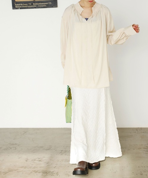 GeeRA（ジーラ）の「リボン付スキッパーブラウス（シャツ/ブラウス・レディース・アイボリー/ライトグリーン・MEDIUM/LARGE）」の3枚目の写真