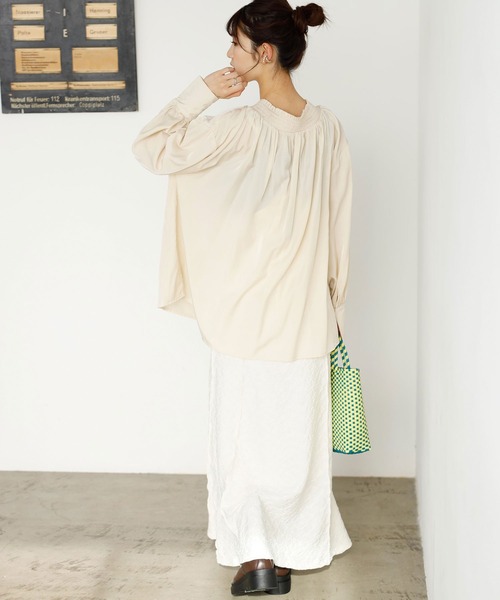 GeeRA（ジーラ）の「リボン付スキッパーブラウス（シャツ/ブラウス・レディース・アイボリー/ライトグリーン・MEDIUM/LARGE）」の5枚目の写真