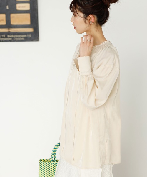 GeeRA（ジーラ）の「リボン付スキッパーブラウス（シャツ/ブラウス・レディース・アイボリー/ライトグリーン・MEDIUM/LARGE）」の7枚目の写真
