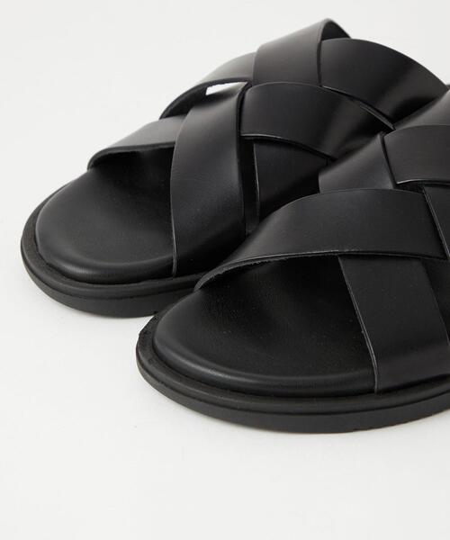 green label relaxing（グリーンレーベルリラクシング）の「＜Nuovo Nicar＞レザー クロス サンダル（サンダル・メンズ・ブラック・41/43/42）」の2枚目の写真