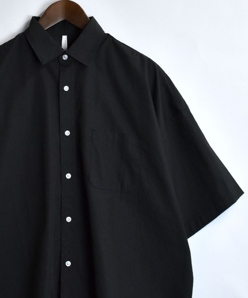 おしゃれスタ（オシャレスタ）の「ブロードビッグレギュラーカラー半袖シャツ【IR】（シャツ/ブラウス・メンズ・ブルー系その他/イエロー系その他/ホワイト系その他/サックスブルー/ブラック系その他/パープル系その他/グリーン/グレイッシュベージュ/ブラック/グリーン系その他/ホワイト・M/L/XL）」の4枚目の写真