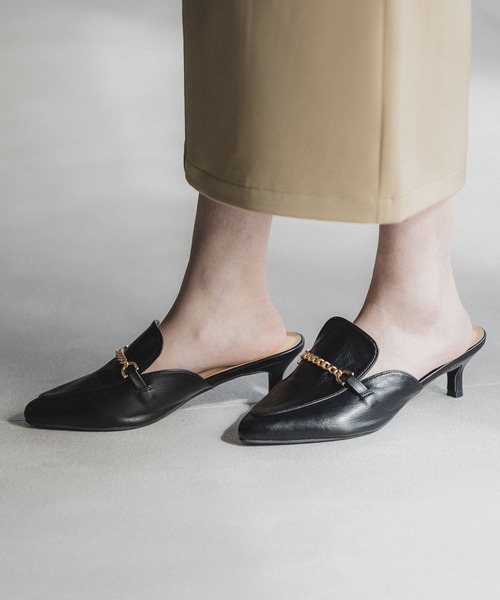 Andemiu(アンデミュウ)の「チェーンローファーミュール190476(サンダル・レディース・ブラック/アイボリー・MEDIUM/LARGE)」の14枚目の写真