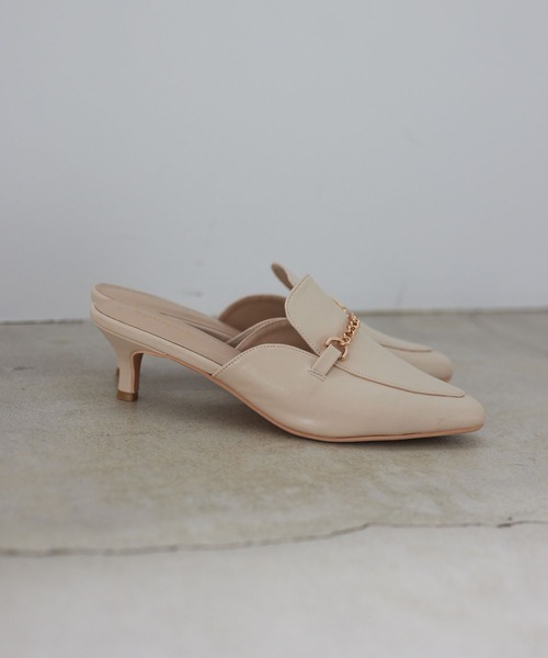 Andemiu(アンデミュウ)の「チェーンローファーミュール190476(サンダル・レディース・ブラック/アイボリー・MEDIUM/LARGE)」の4枚目の写真