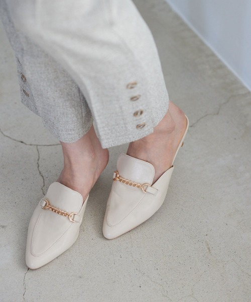 Andemiu(アンデミュウ)の「チェーンローファーミュール190476(サンダル・レディース・ブラック/アイボリー・MEDIUM/LARGE)」の6枚目の写真