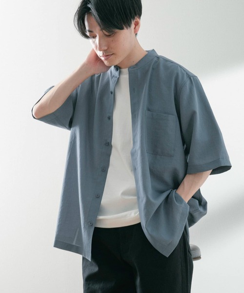 ITEMS URBANRESEARCH（アイテムズ アーバンリサーチ）の「『UR TECH DRYLUXE』リネンタッチバンドカラー半袖シャツ（シャツ/ブラウス・メンズ・ブラック/グレー系その他/ブルー・LARGE/MEDIUM）」の3枚目の写真
