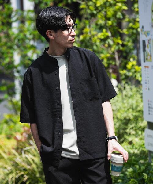 ITEMS URBANRESEARCH（アイテムズ アーバンリサーチ）の「『UR TECH DRYLUXE』リネンタッチバンドカラー半袖シャツ（シャツ/ブラウス・メンズ・ブラック/グレー系その他/ブルー・LARGE/MEDIUM）」の2枚目の写真