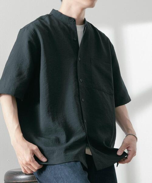 ITEMS URBANRESEARCH（アイテムズ アーバンリサーチ）の「『UR TECH DRYLUXE』リネンタッチバンドカラー半袖シャツ（シャツ/ブラウス・メンズ・ブラック/グレー系その他/ブルー・LARGE/MEDIUM）」の4枚目の写真