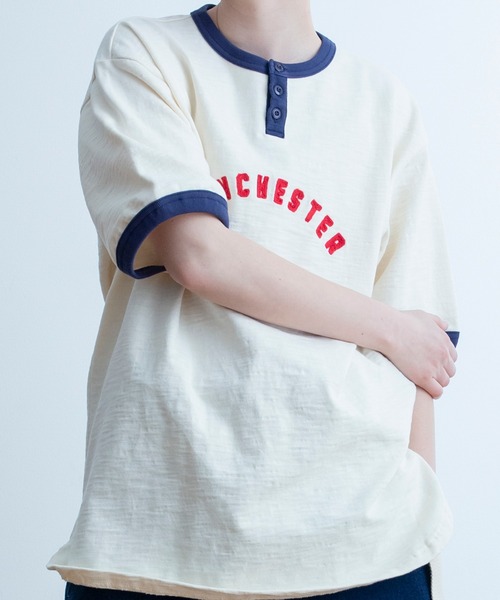 Universal Style Wear(ユニバーサルスタイルウェア)の「Universal Style Wear リンガー ロゴ ヘンリー Tee(Tシャツ/カットソー・メンズ・オフホワイト/ネイビー/マスタード/スミクロ・MEDIUM/LARGE/X-LARGE)」の8枚目の写真