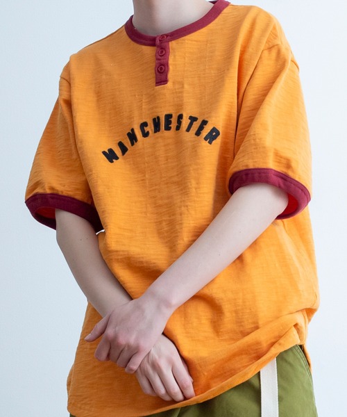 Universal Style Wear(ユニバーサルスタイルウェア)の「Universal Style Wear リンガー ロゴ ヘンリー Tee(Tシャツ/カットソー・メンズ・オフホワイト/ネイビー/マスタード/スミクロ・MEDIUM/LARGE/X-LARGE)」の6枚目の写真