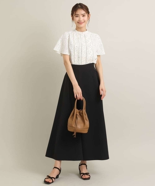 a.v.v（アーヴェヴェ）の「ライトタフタサーキュラースカート（スカート・レディース・ブルー/アイボリー/ブラック・36/38/40/42/34）」の4枚目の写真