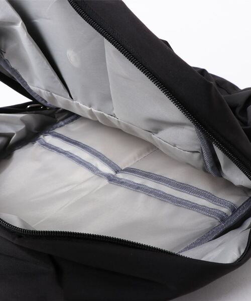 ammy.（エイミードット）の「【 ammy. / エイミードット 】 タックイン フロント ポケット リュック（バックパック/リュック・レディース・ブラック/アイボリー・FREE）」の5枚目の写真