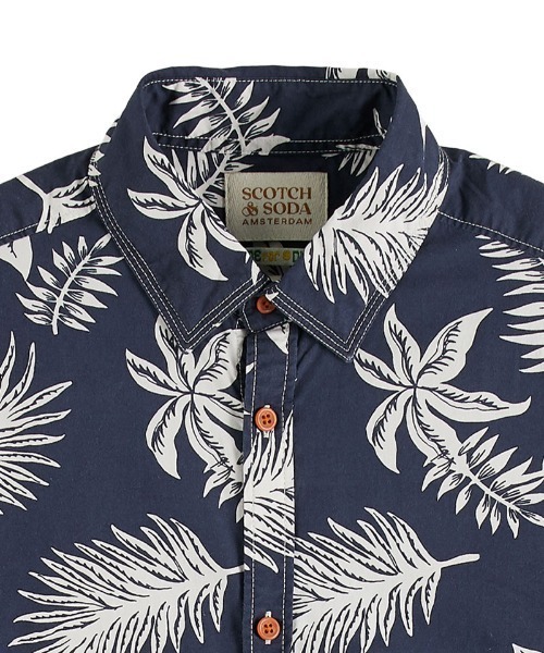 SCOTCH&SODA(スコッチアンドソーダ)の「プリントポプリンシャツ【172477】(シャツ/ブラウス・メンズ・カーキ/ネイビー・SMALL/LARGE/MEDIUM)」の6枚目の写真