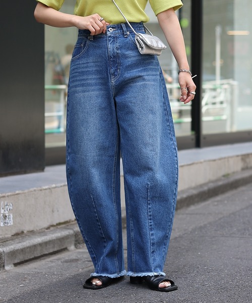 COLONY 2139（コロニートゥーワンスリーナイン）の「カーブデニムパンツ（デニムパンツ・レディース・ブラック/サックスブルー/ブルー/ネイビー・SMALL/MEDIUM/LARGE）」の11枚目の写真