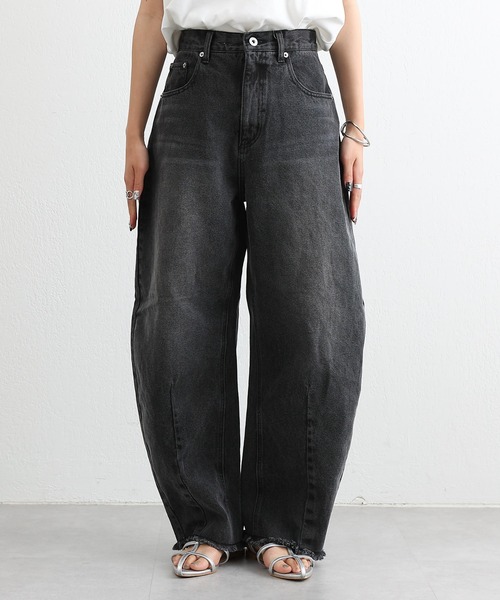 COLONY 2139（コロニートゥーワンスリーナイン）の「カーブデニムパンツ（デニムパンツ・レディース・ブラック/サックスブルー/ブルー/ネイビー・SMALL/MEDIUM/LARGE）」の8枚目の写真