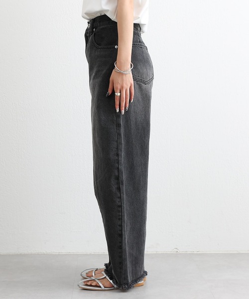 COLONY 2139（コロニートゥーワンスリーナイン）の「カーブデニムパンツ（デニムパンツ・レディース・ブラック/サックスブルー/ブルー/ネイビー・SMALL/MEDIUM/LARGE）」の12枚目の写真