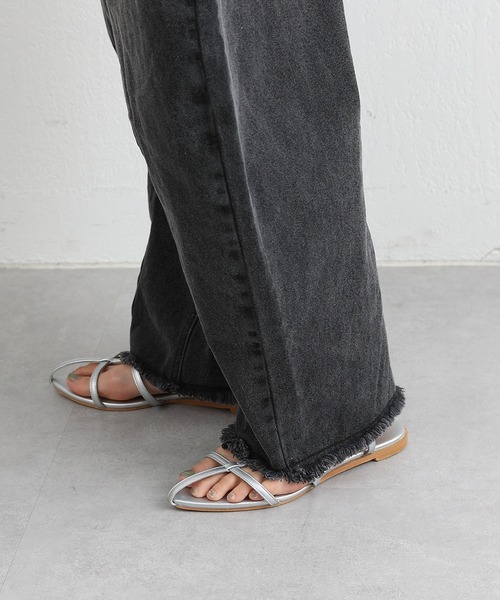 COLONY 2139（コロニートゥーワンスリーナイン）の「カーブデニムパンツ（デニムパンツ・レディース・ブラック/サックスブルー/ブルー/ネイビー・SMALL/MEDIUM/LARGE）」の16枚目の写真